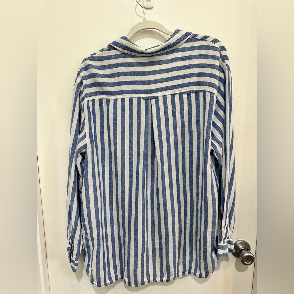 Old Navy Blue and White Striped Women's Button Down Linen Shirt - Picture 3 of 7